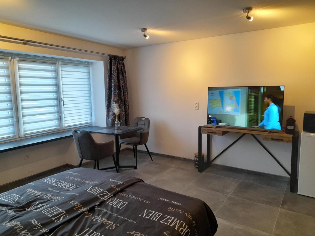 Chez Francis Bed & Breakfast แวร์วีเย ภายนอก รูปภาพ